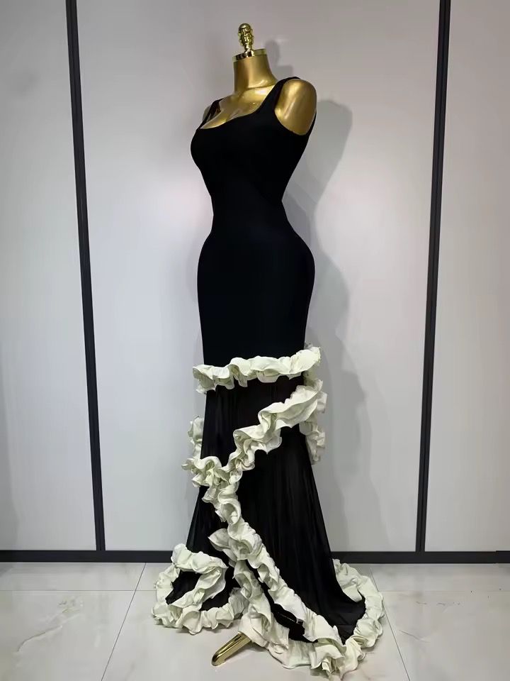 Black Sleeveless Ruffles Patchwork Maxi Bandage party gown.