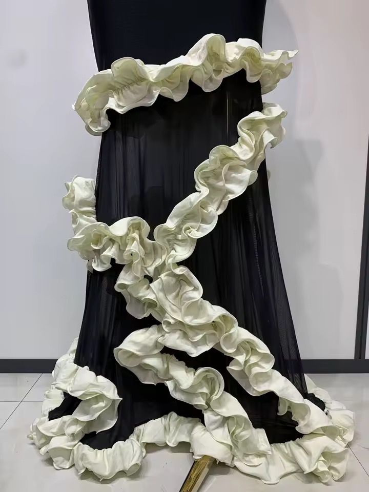 Black Sleeveless Ruffles Patchwork Maxi Bandage party gown.